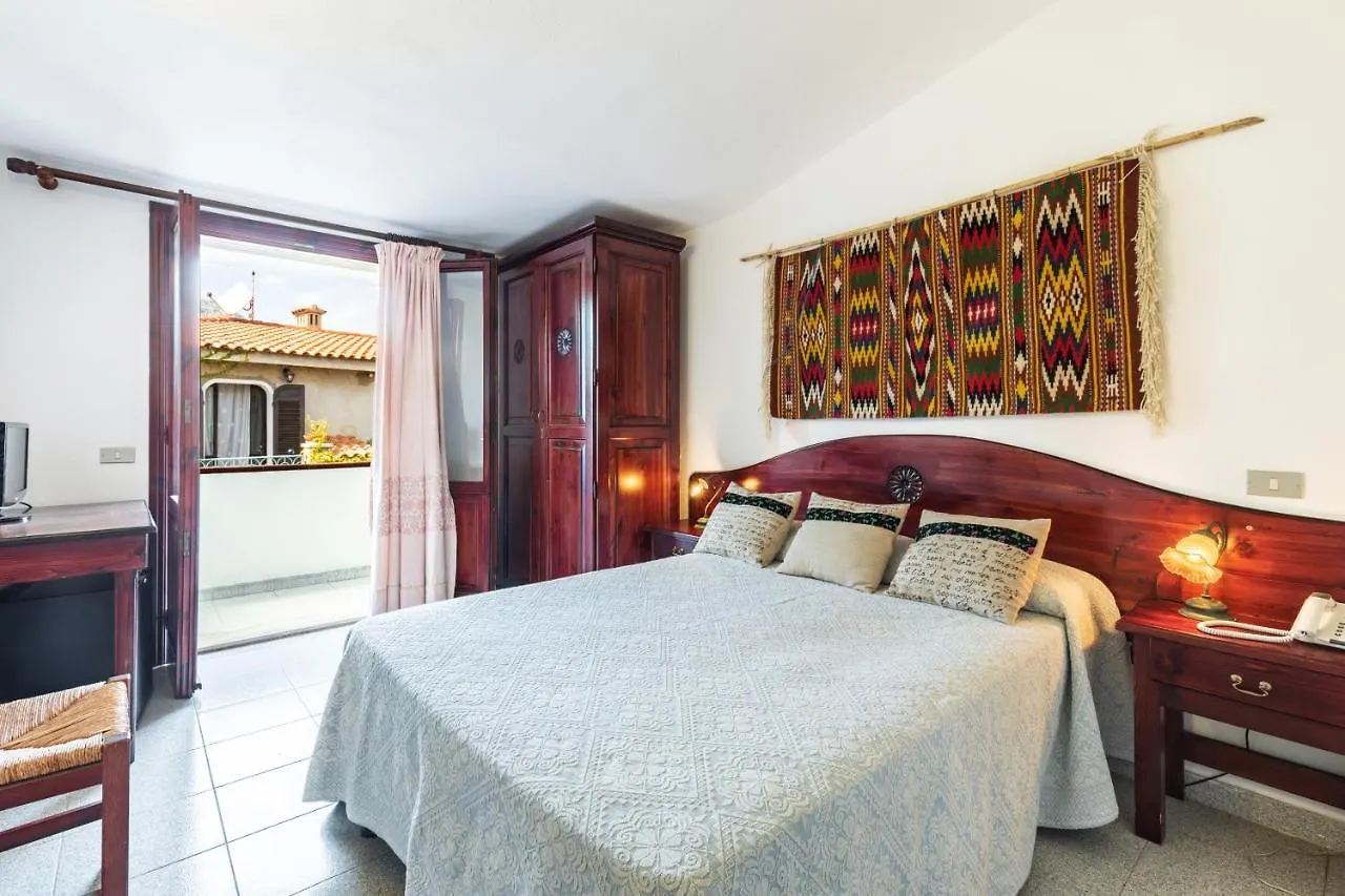 Hotel S'Ortale Con Parcheggio Interno E Ristorante All'Aperto Orosei