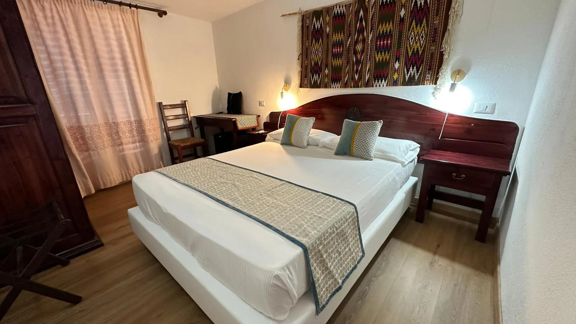 Hotel S'Ortale Con Parcheggio Interno E Ristorante All'Aperto Orosei Włochy