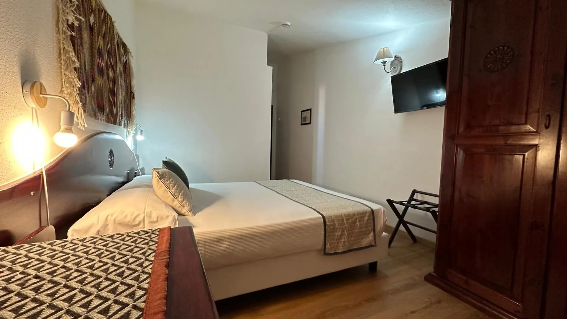 Hotel S'Ortale Con Parcheggio Interno E Ristorante All'Aperto Orosei