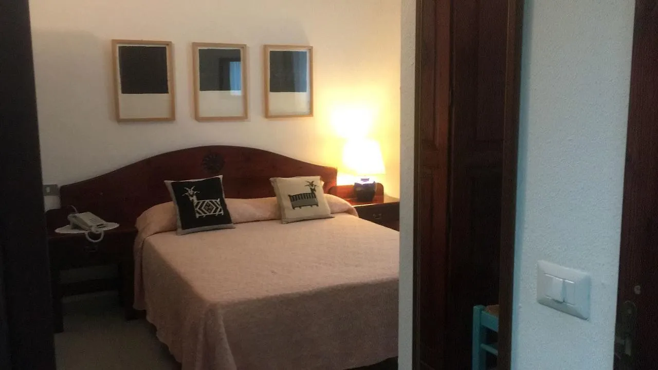 Hotel S'Ortale Con Parcheggio Interno E Ristorante All'Aperto Orosei