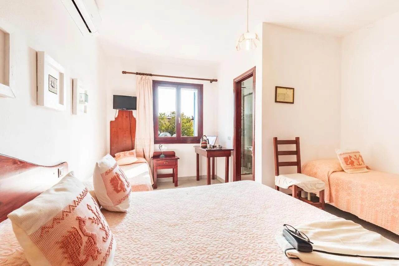 Hotel S'Ortale Con Parcheggio Interno E Ristorante All'Aperto Orosei