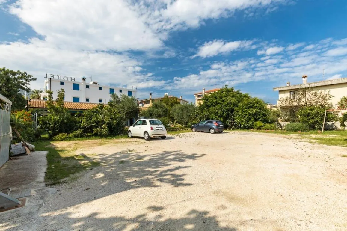 Hotel S'Ortale Con Parcheggio Interno E Ristorante All'Aperto Orosei